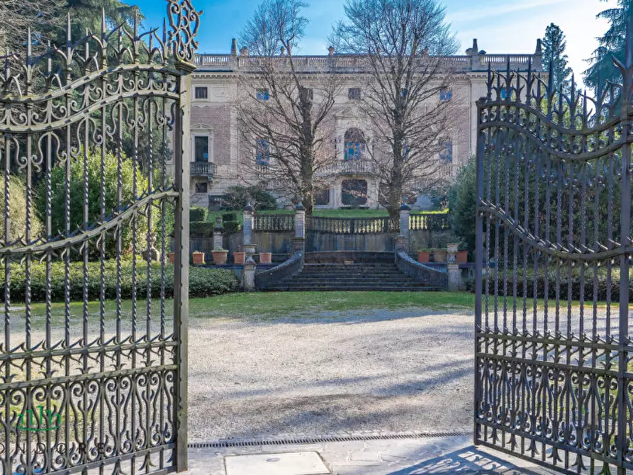 Immagine 115 di Villa in vendita  in Via Saragozza a Bologna