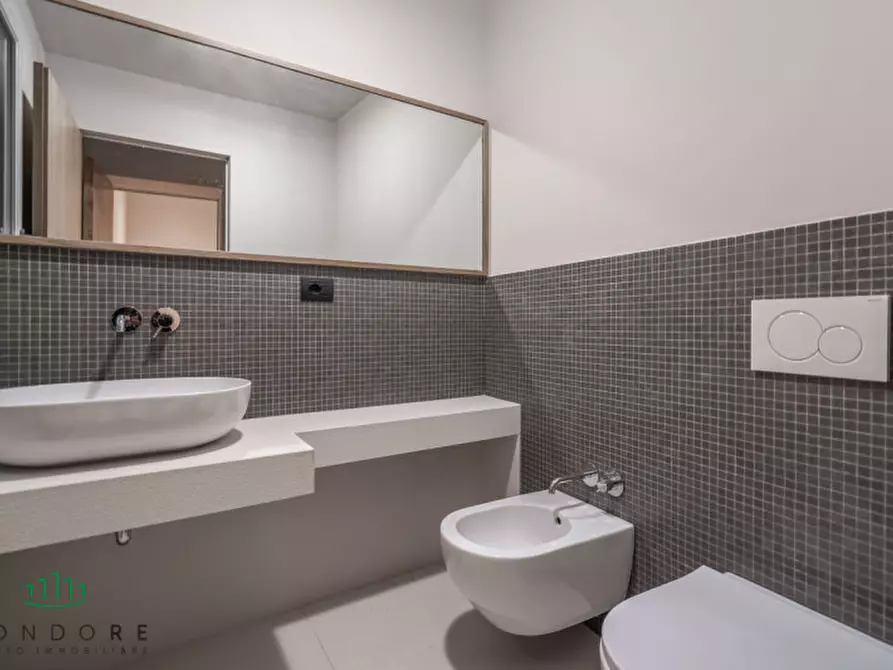 Immagine 25 di Appartamento in affitto  in via Pescherie Vecchie a Bologna