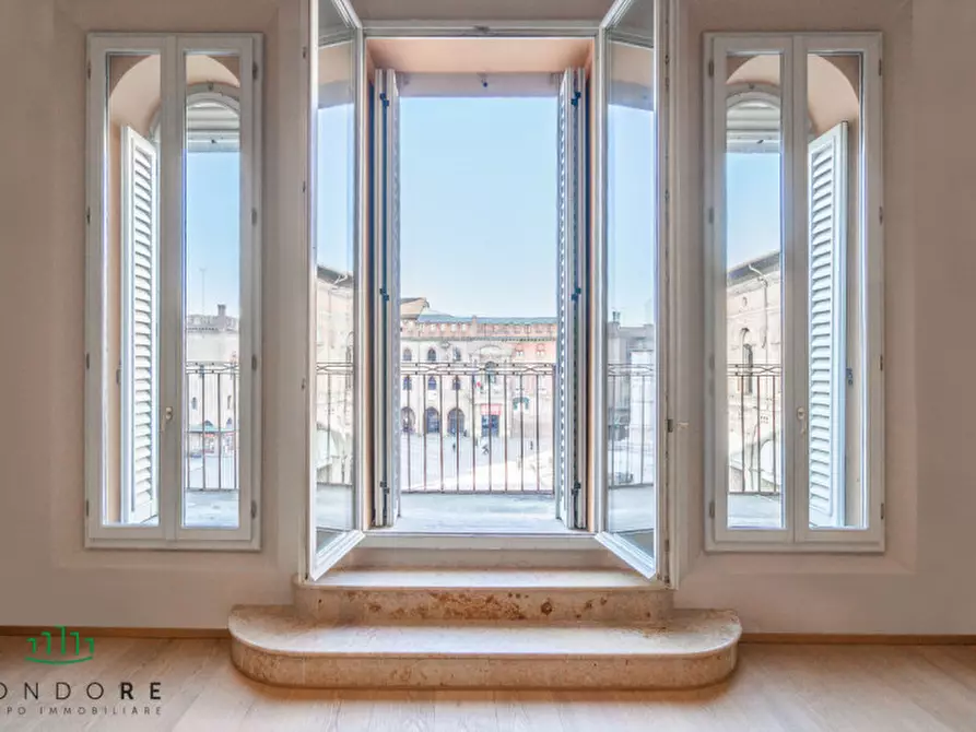 Immagine 5 di Appartamento in vendita  in via Pescherie Vecchie a Bologna