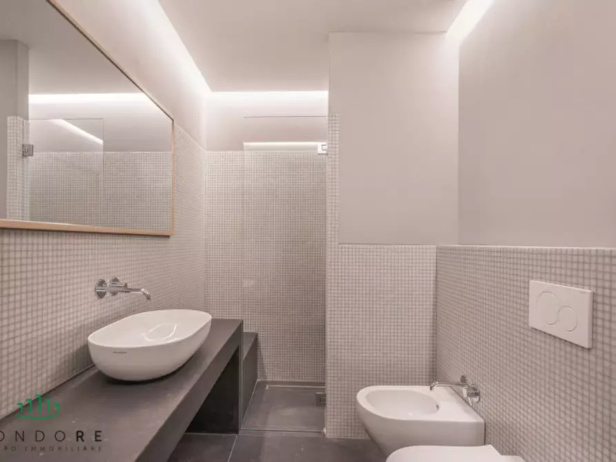 Immagine 16 di Appartamento in vendita  in via Pescherie Vecchie a Bologna