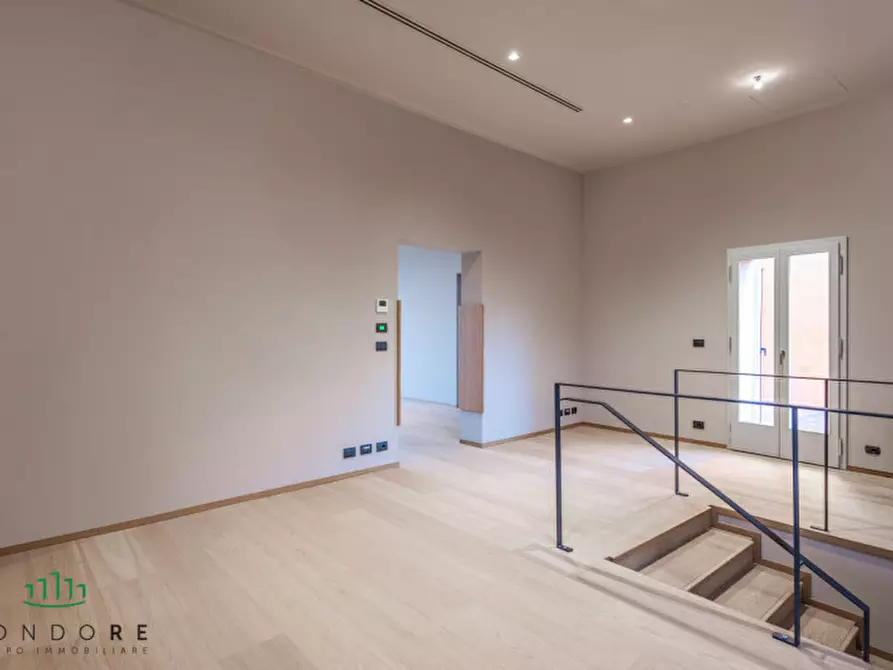 Immagine 30 di Appartamento in vendita  in via Pescherie Vecchie a Bologna