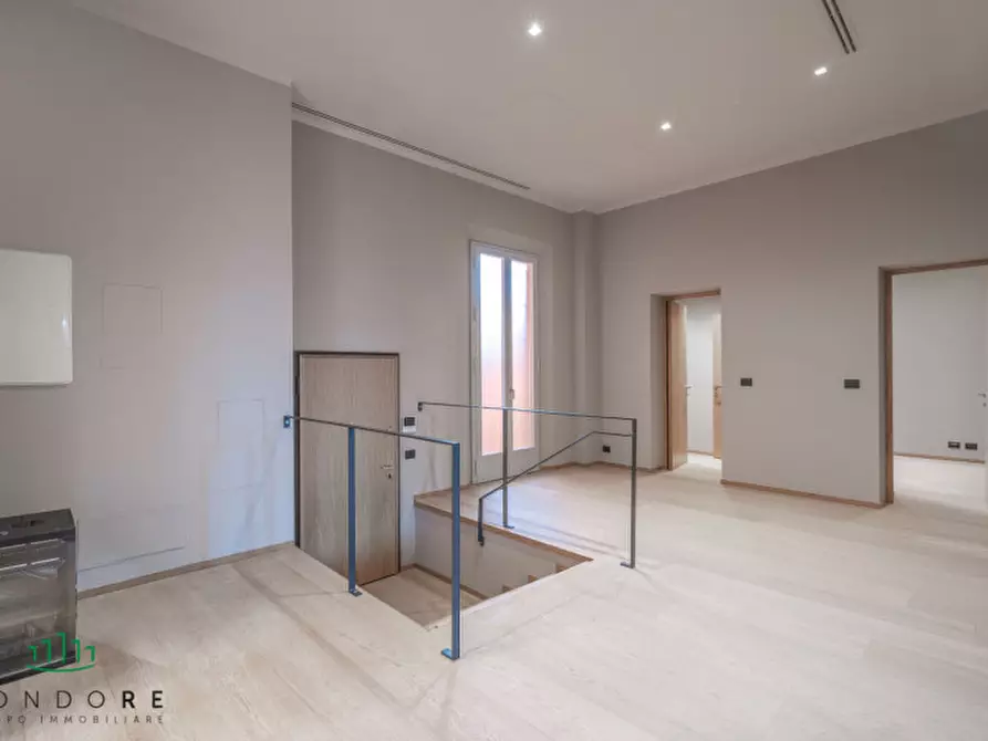 Immagine 32 di Appartamento in vendita  in via Pescherie Vecchie a Bologna