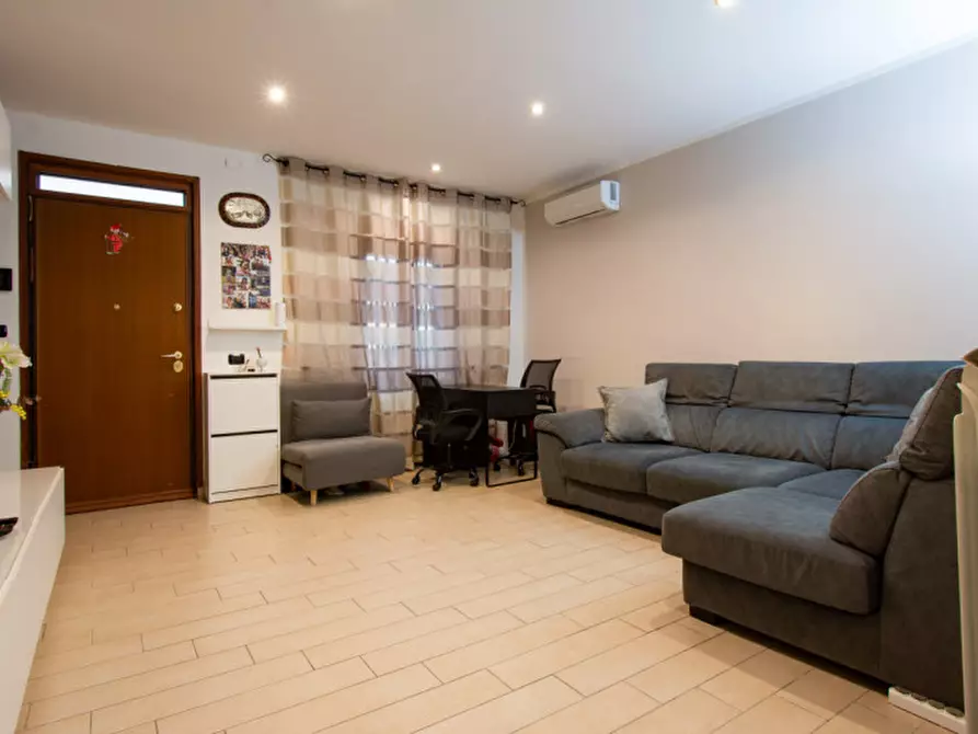 Immagine 9 di Appartamento in vendita  a Prato