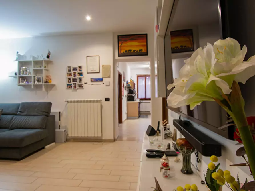 Immagine 10 di Appartamento in vendita  a Prato