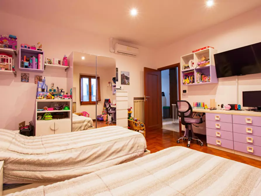 Immagine 14 di Appartamento in vendita  a Prato