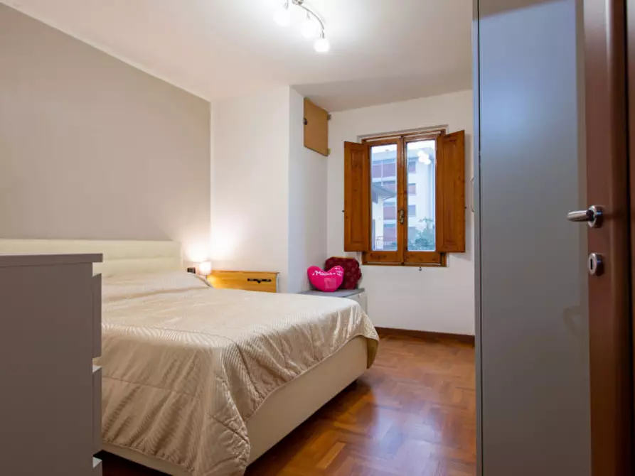 Immagine 16 di Appartamento in vendita  a Prato