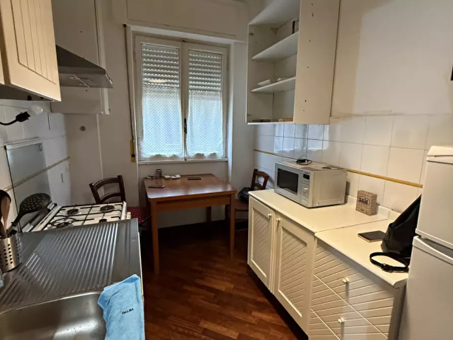 Immagine 5 di Appartamento in vendita  in Via Civitalavinia a Roma