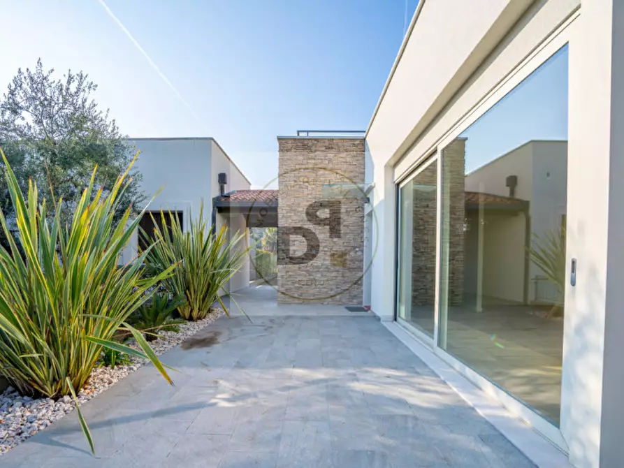 Immagine 1 di Villa in vendita  in Via Castellana a Soiano Del Lago