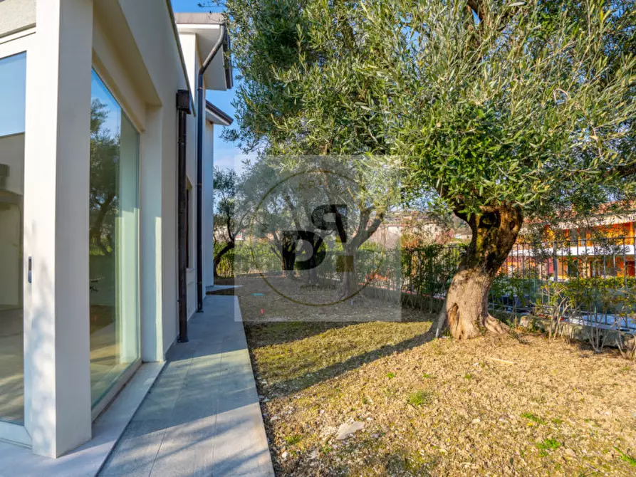 Immagine 4 di Villa in vendita  in Via Castellana a Soiano Del Lago