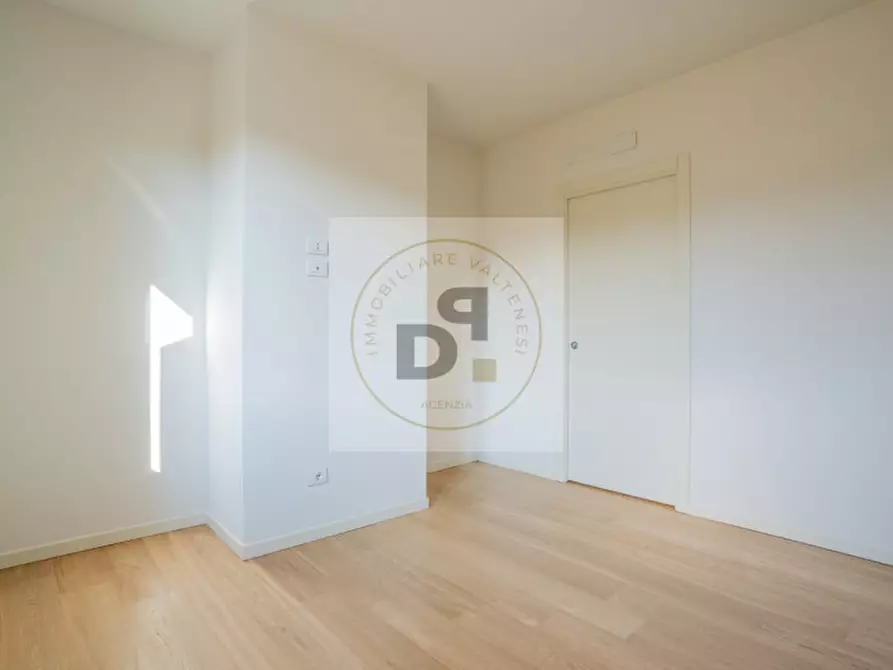 Immagine 15 di Villa in vendita  in Via Castellana a Soiano Del Lago