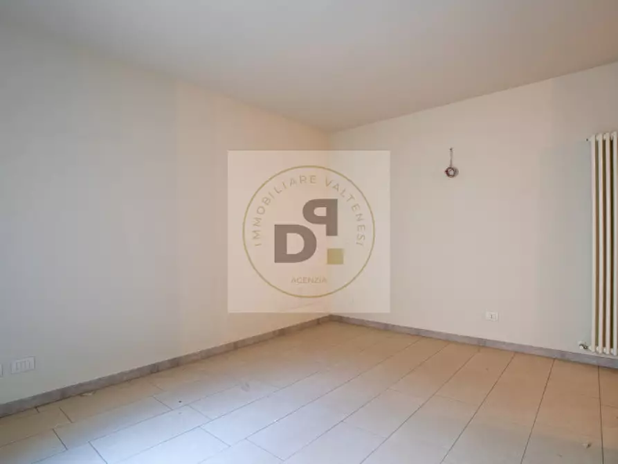 Immagine 19 di Villa in vendita  in Via Castellana a Soiano Del Lago