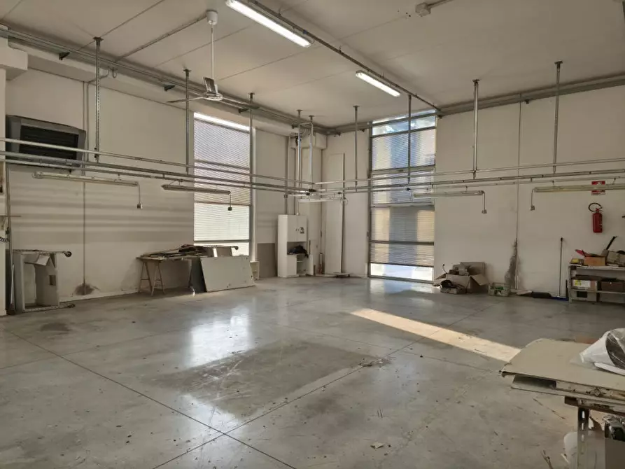 Immagine 8 di Capannone industriale in vendita  in ALCIDE DE GASPERI 25 a Corridonia