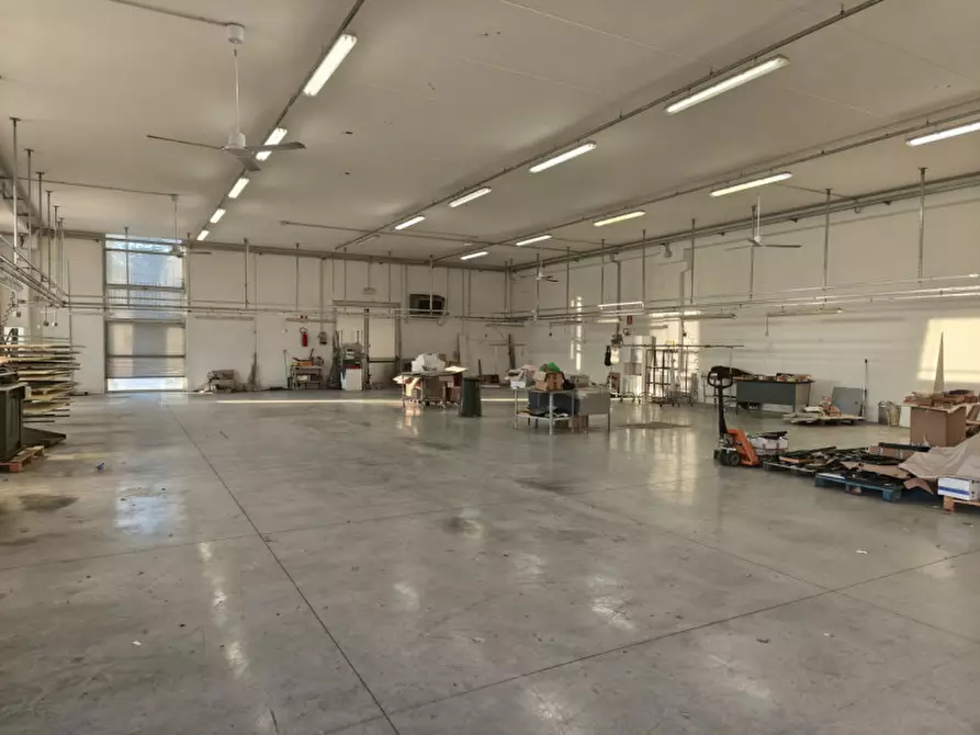 Immagine 9 di Capannone industriale in vendita  in ALCIDE DE GASPERI 25 a Corridonia