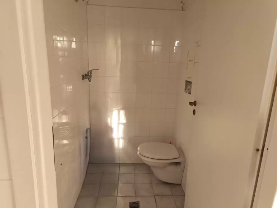 Immagine 17 di Capannone industriale in vendita  in ALCIDE DE GASPERI 25 a Corridonia