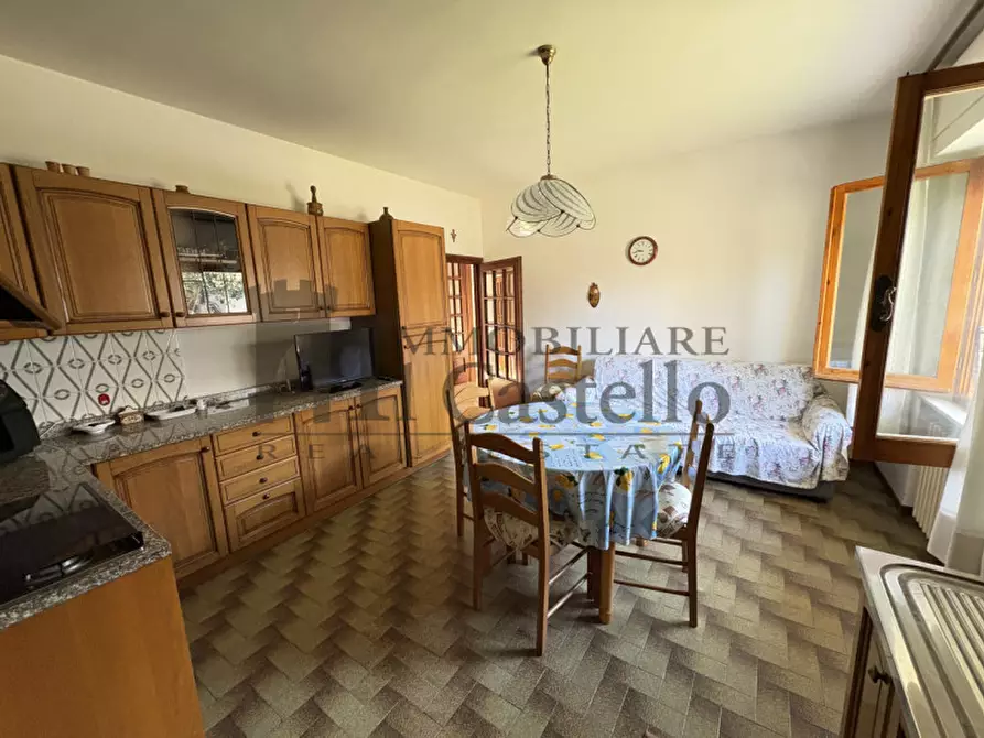 Immagine 3 di Casa indipendente in vendita  in Piazza Aeronautica a Castiglione Del Lago