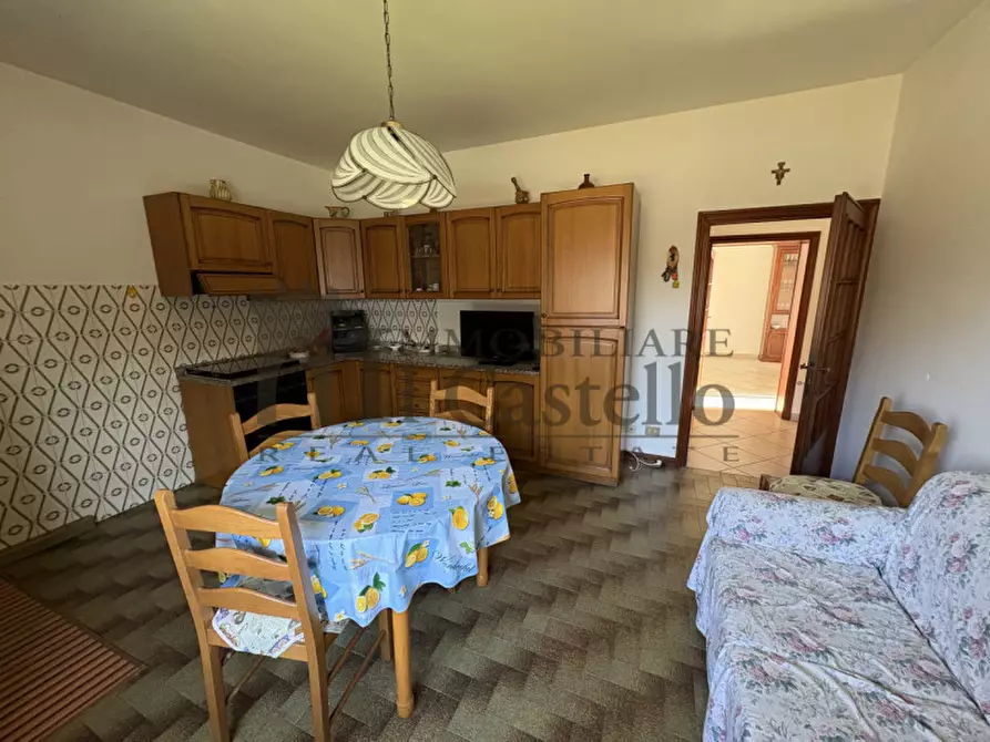 Immagine 4 di Casa indipendente in vendita  in Piazza Aeronautica a Castiglione Del Lago