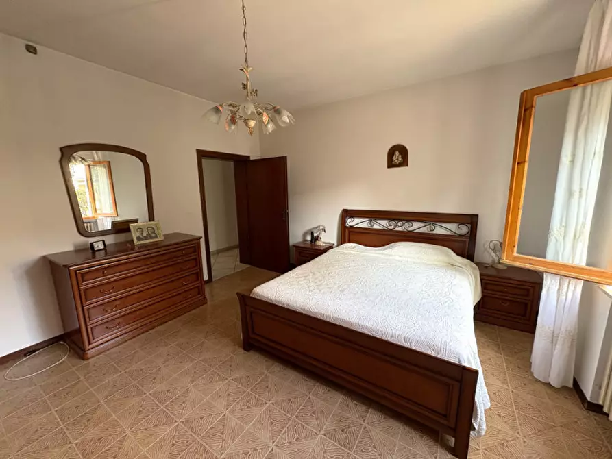 Immagine 10 di Casa indipendente in vendita  in Piazza Aeronautica a Castiglione Del Lago