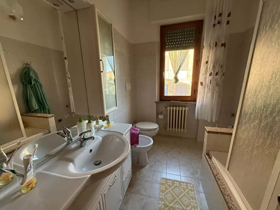 Immagine 45 di Casa indipendente in vendita  in Piazza Aeronautica a Castiglione Del Lago