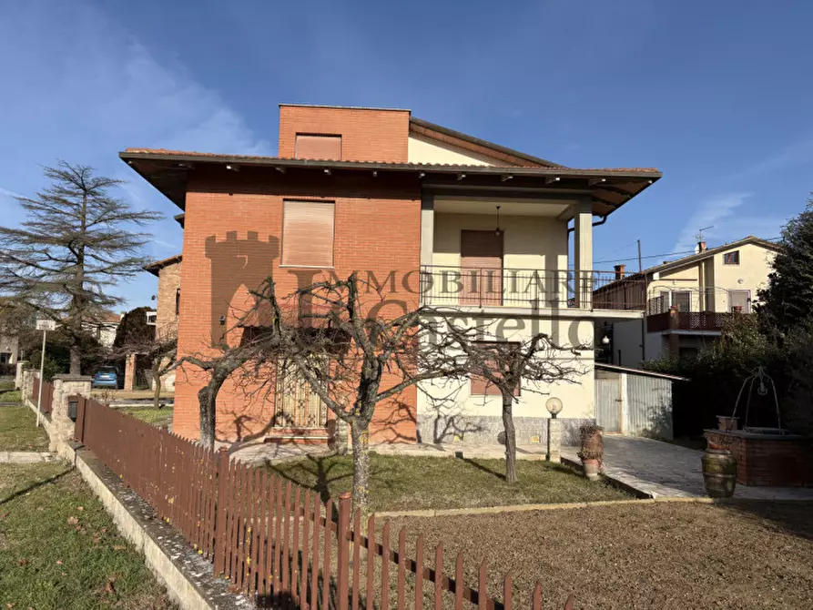 Immagine 49 di Casa indipendente in vendita  in Piazza Aeronautica a Castiglione Del Lago