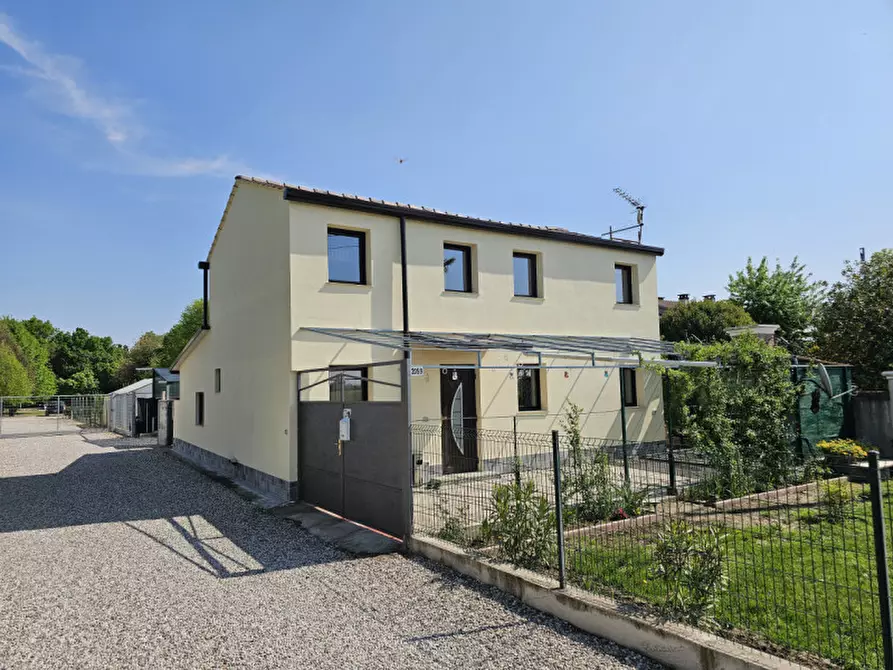 Immagine 1 di Casa indipendente in vendita  in VIA PERAROLO a Merlara