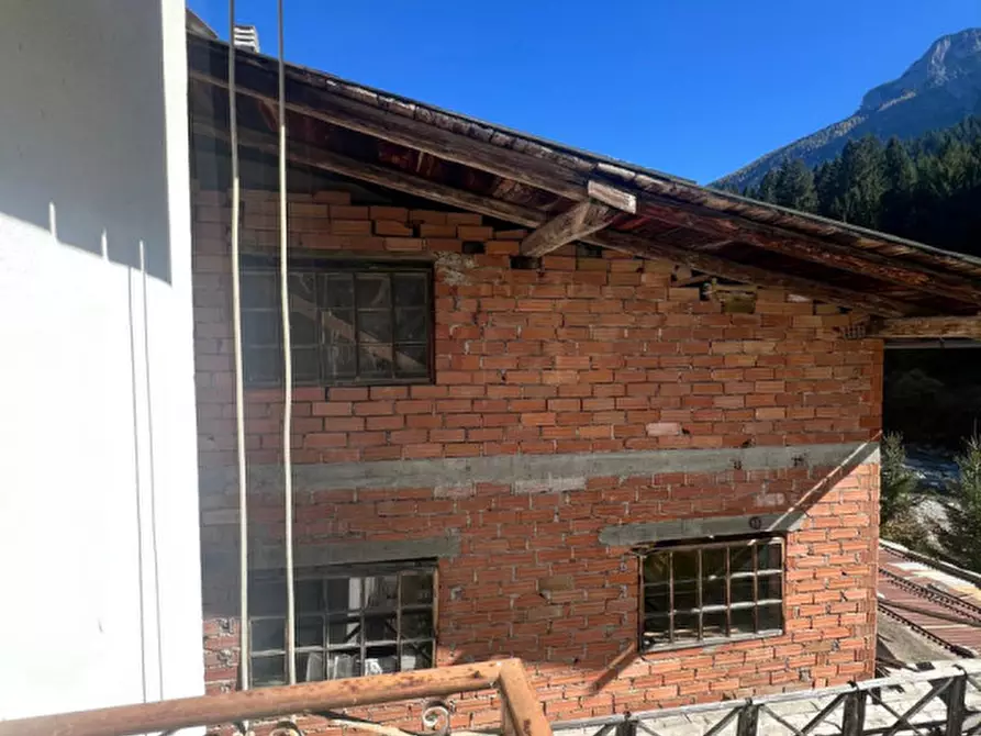 Immagine 1 di Villetta a schiera in vendita  in Via Piave a San Pietro Di Cadore