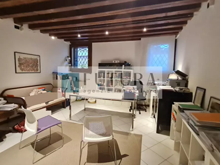 Immagine 3 di Appartamento in vendita  in contrà san silvestro a Vicenza