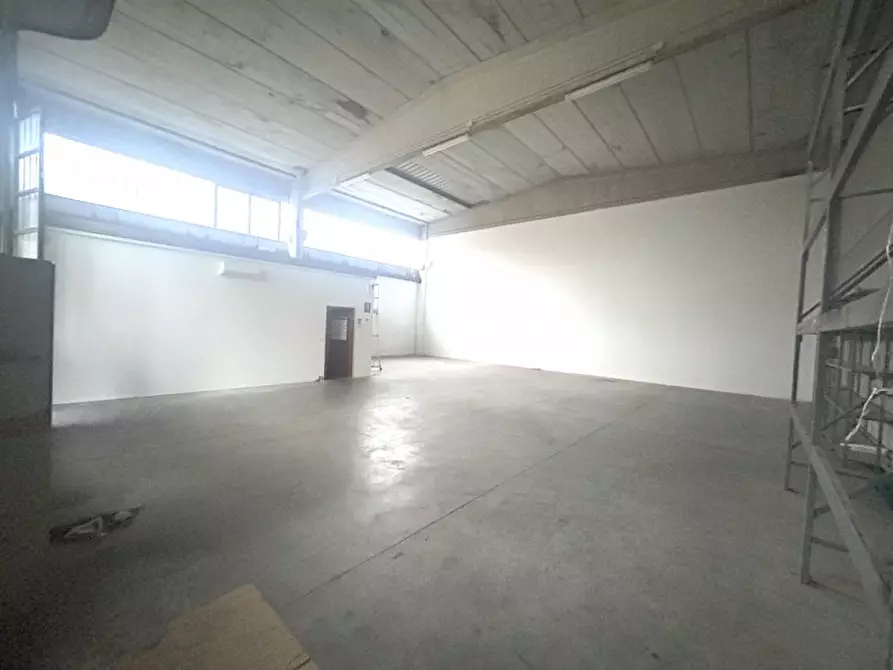 Immagine 2 di Capannone industriale in affitto  in CERVIA a Cervia