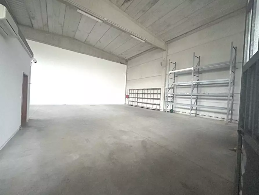 Immagine 3 di Capannone industriale in affitto  in CERVIA a Cervia