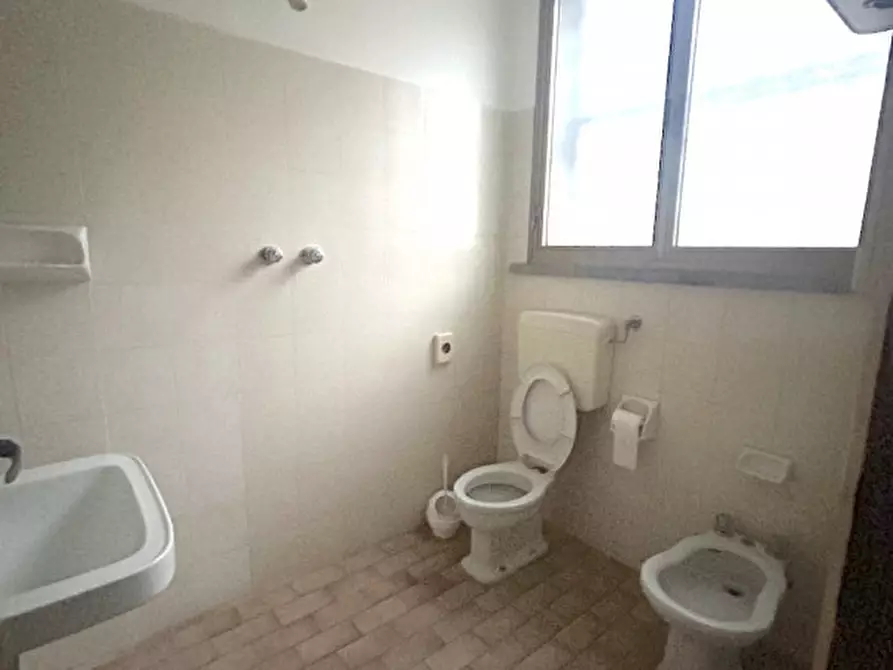 Immagine 5 di Capannone industriale in affitto  in CERVIA a Cervia