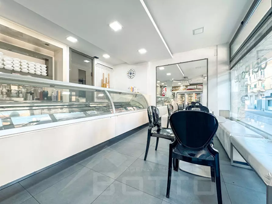 Immagine 4 di Laboratorio in vendita  in corso sempione 9 a Borgomanero