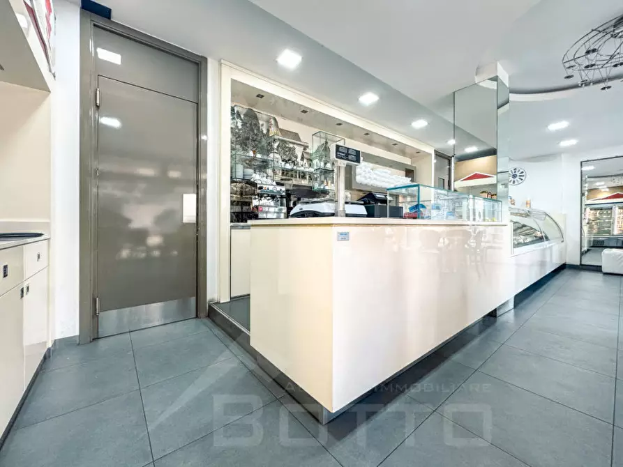 Immagine 6 di Laboratorio in vendita  in corso sempione 9 a Borgomanero