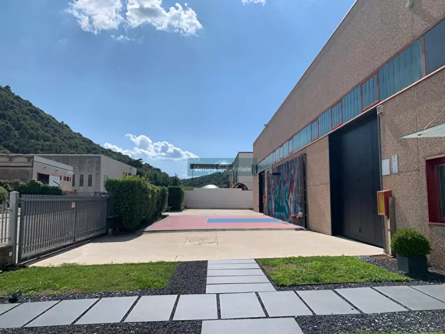 Immagine 2 di Capannone industriale in vendita  in Via Volta Affi a Affi