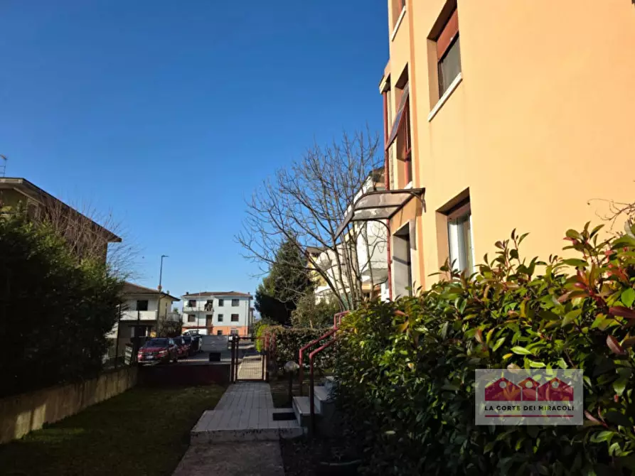 Immagine 19 di Appartamento in vendita  in Via Verona a Creazzo