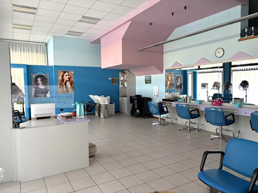 Immagine 1 di Negozio in affitto  a Quinto Di Treviso