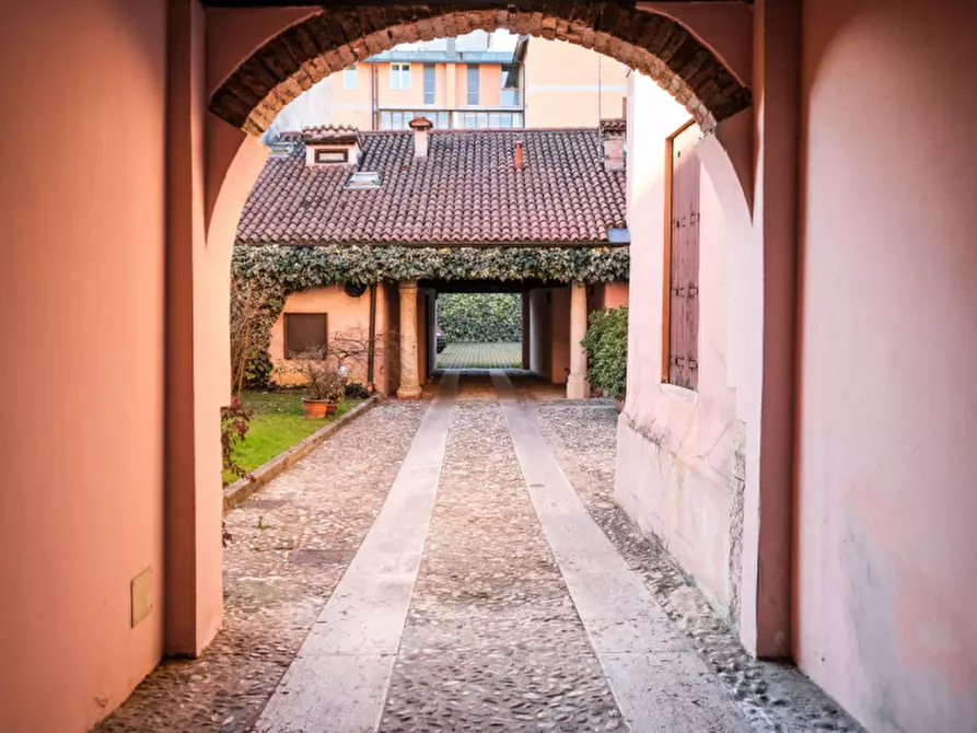 Immagine 32 di Appartamento in vendita  in Contra' Porta Santa Lucia 87 a Vicenza