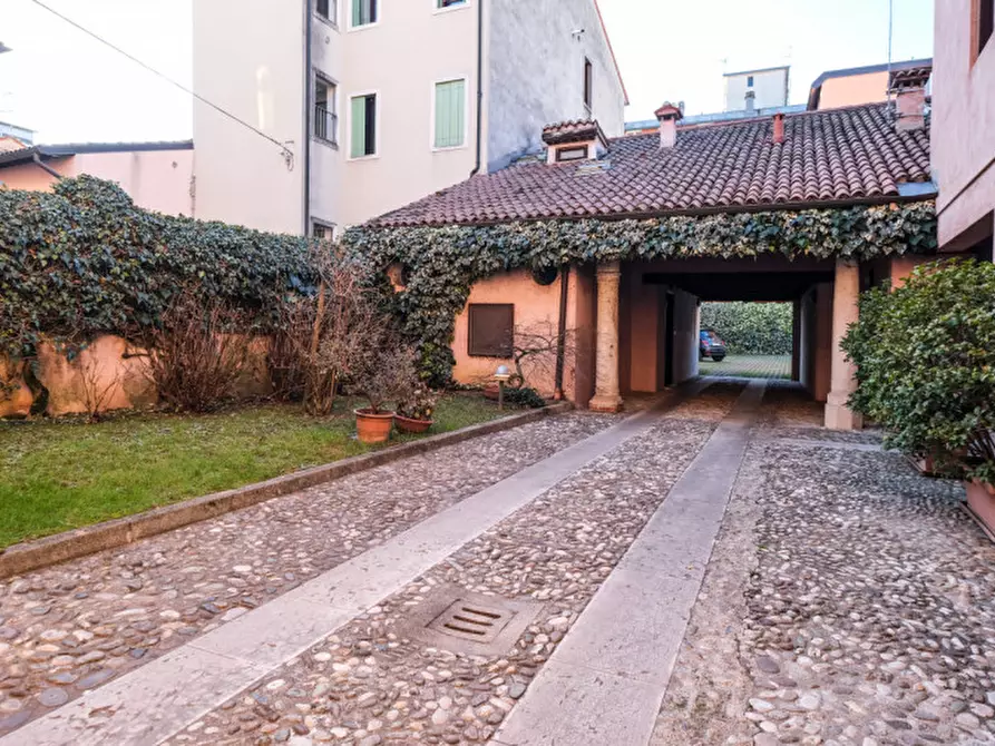 Immagine 33 di Appartamento in vendita  in Contra' Porta Santa Lucia 87 a Vicenza