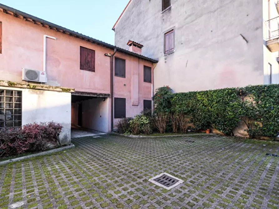 Immagine 36 di Appartamento in vendita  in Contra' Porta Santa Lucia 87 a Vicenza