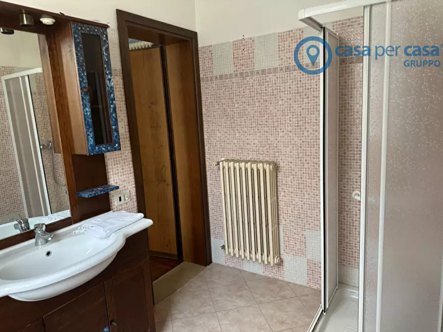 Immagine 6 di Appartamento in vendita  a Rovigo