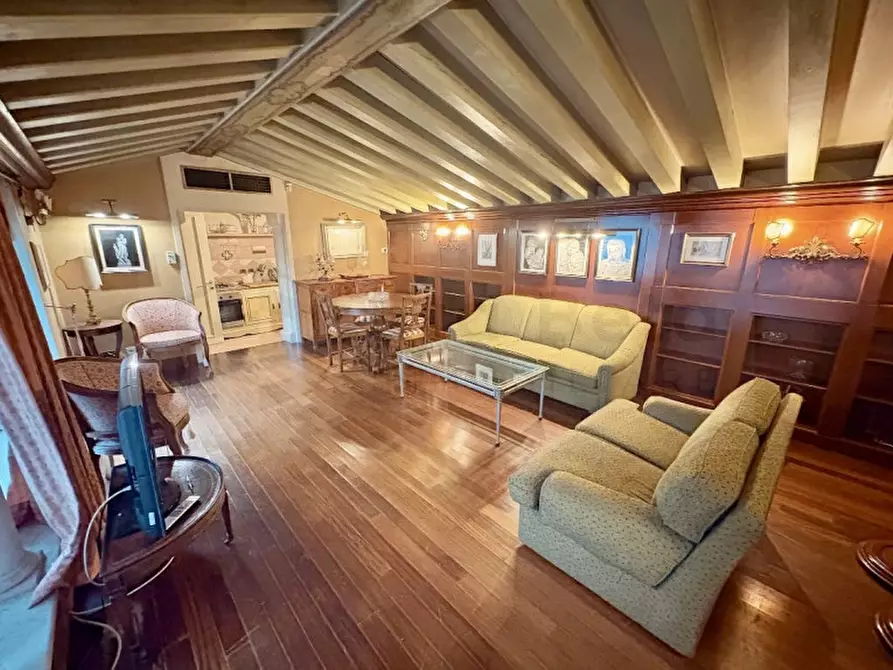 Immagine 2 di Appartamento in vendita  in Via Del Santo a Padova