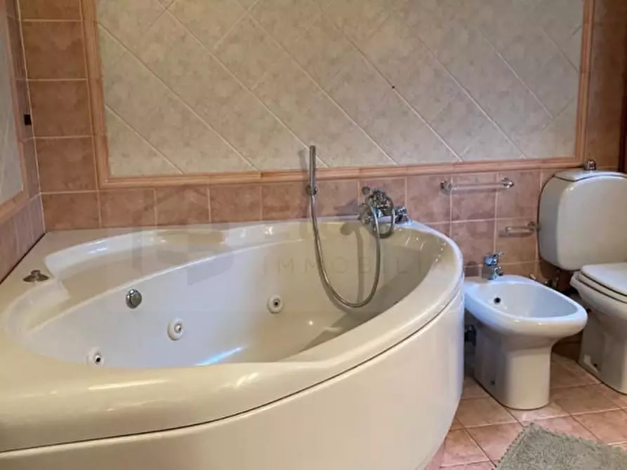 Immagine 10 di Appartamento in vendita  in Via Del Santo a Padova