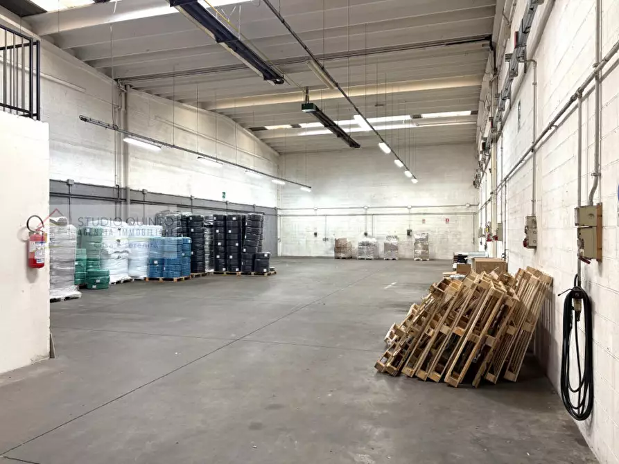 Immagine 1 di Capannone industriale in affitto  a Quinto Di Treviso