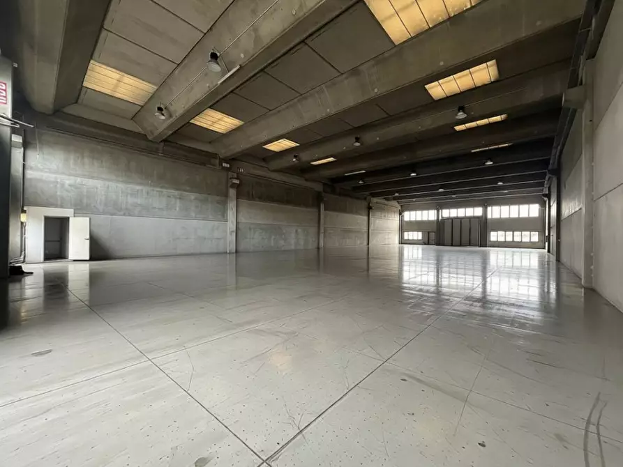 Immagine 1 di Capannone industriale in affitto  in Via Cesare Battisti a Lonigo