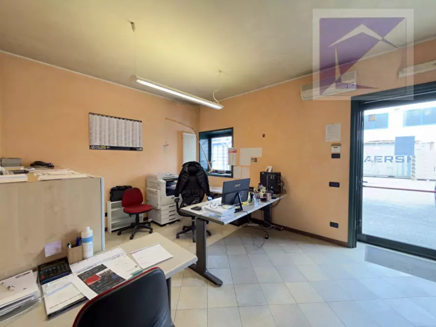 Immagine 1 di Capannone industriale in vendita  a Loreggia