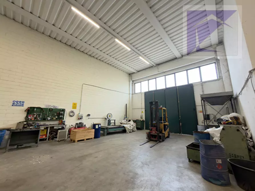 Immagine 2 di Capannone industriale in vendita  a Loreggia