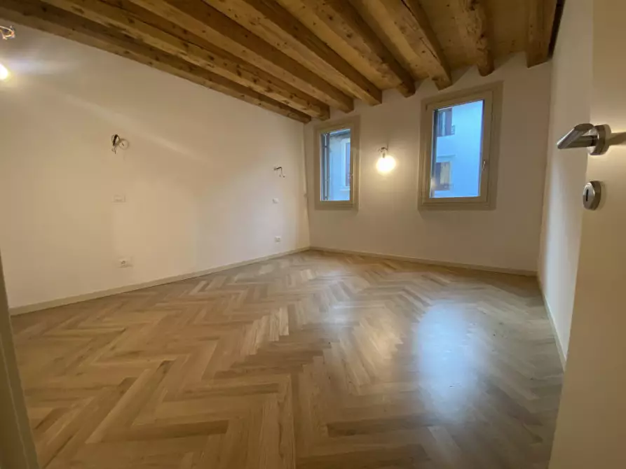 Immagine 17 di Attico in vendita  in Piazza delle Biade a Vicenza