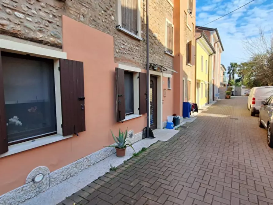 Immagine 2 di Villetta a schiera in vendita  in Via Duca degli Abruzzi 59 a Villafranca Di Verona