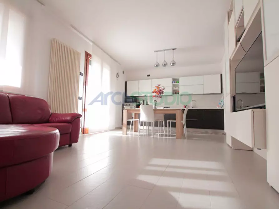 Immagine 2 di Appartamento in vendita  in Via Roma 49 a Bolzano Vicentino