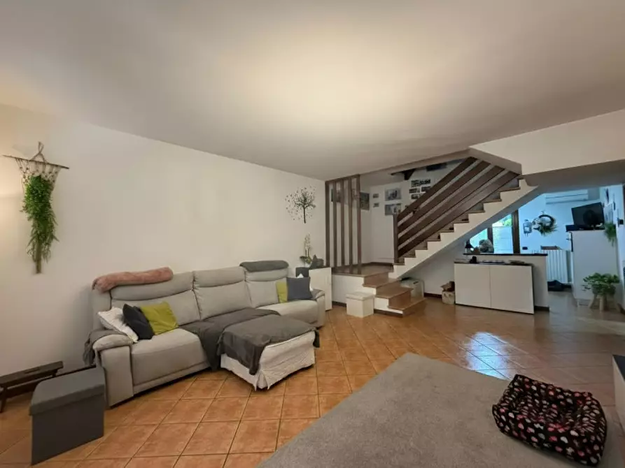 Immagine 2 di Casa bifamiliare in vendita  in Via Cairoli a Salzano