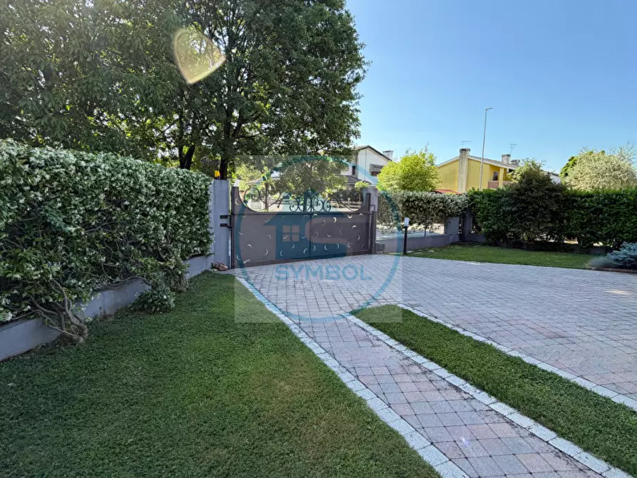Immagine 31 di Casa bifamiliare in vendita  in Via Garibaldi a Salzano