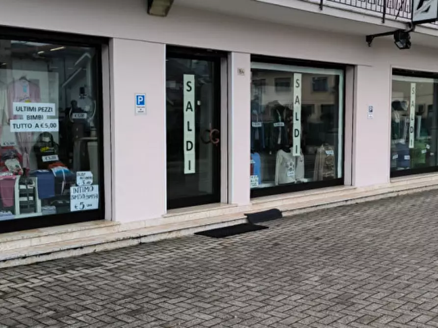 Immagine 2 di Negozio in affitto  in Via Vigonovese a Saonara